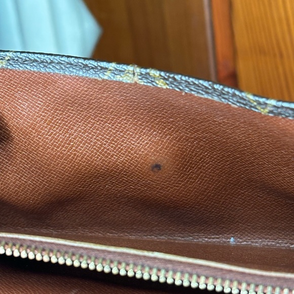 Louis Vuitton Sarah Monogram Wallet - FULL INCLUSION - Picture 12 of 15